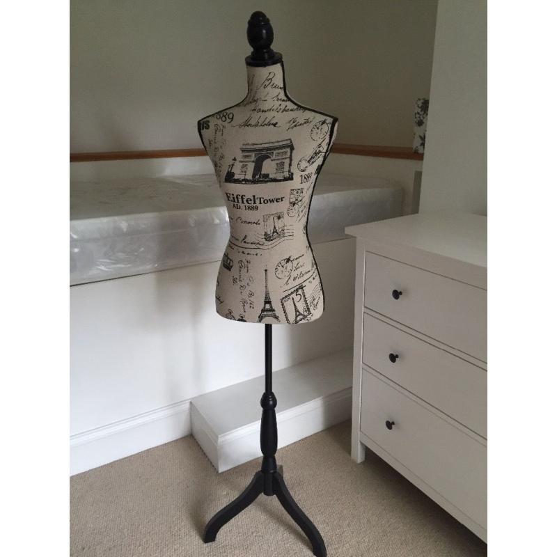 Decorative mannequin