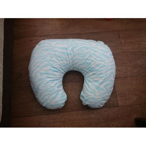 Breastfeeding support pillow