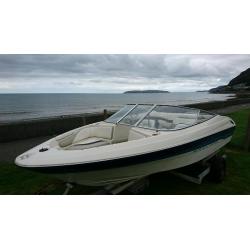 Bayliner boat ski wake