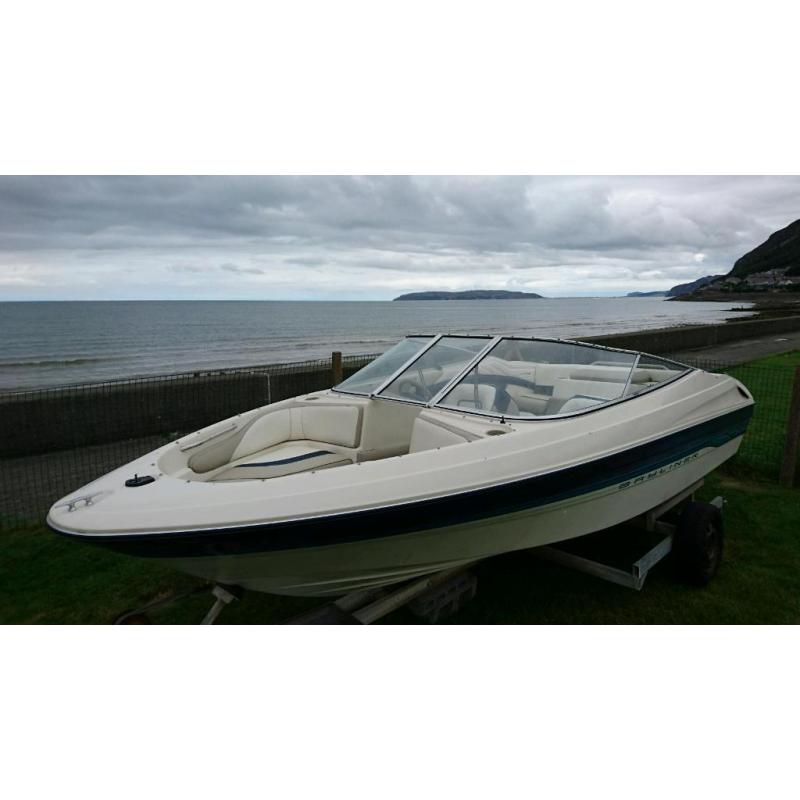 Bayliner boat ski wake