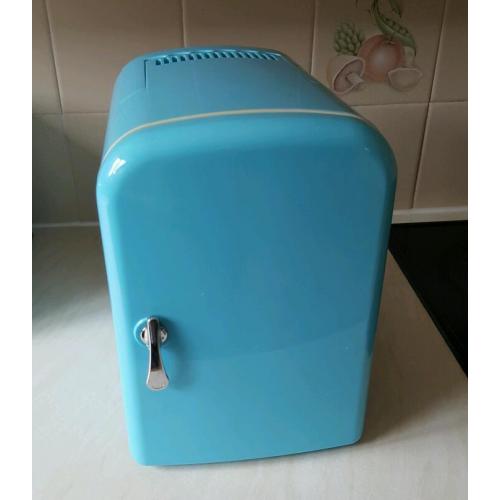 Micro fridge/cooler.