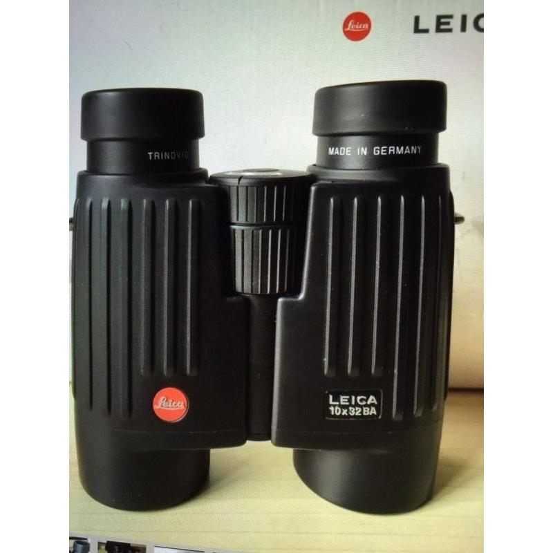 LEICA TRINOVID 10x32 BA BINOCULARS.