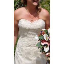 250 O/O Maggie Sottero 'Emma' champagne & Ivory lace