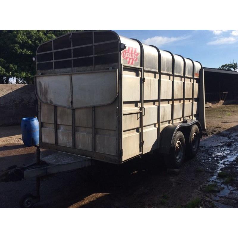 Murphy cattle trailer