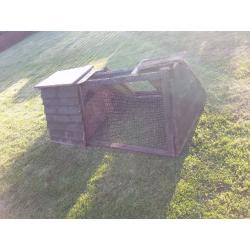 Rabbits Hutch ans Sawdust