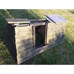 Rabbits Hutch ans Sawdust