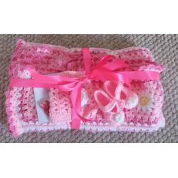 Crocheted daisy blanket set