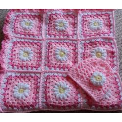 Crocheted daisy blanket set