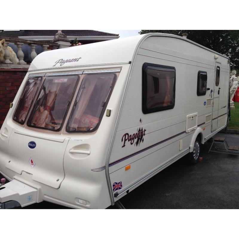BAILEY PAGEANT LOIRE, 4 BERTH. FULL AWNING. SEPERATE SHOWER ROOM