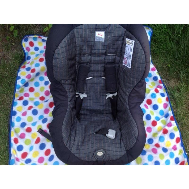 Reclinable Childs care seat