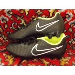 NIKE FOOTBALL / RUGBY BOOTS