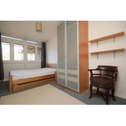 N. SINGLE ROOM WITH A DBL BED IN FLAT*ALL INCLUSIVE*BRICK LANE*ZONE 1*LIVING ROOM*FIRST WEEK FREE