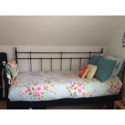 IKEA Svelvik Day bed + 2 free mattresses