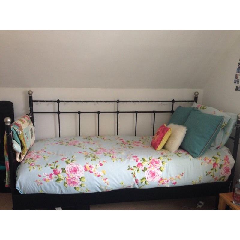 IKEA Svelvik Day bed + 2 free mattresses