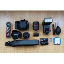 CANON EOS 70D CAMERA IN MINT CONDITION + LENSES & ACCESSORIES (LOW SHUTTER COUNT)