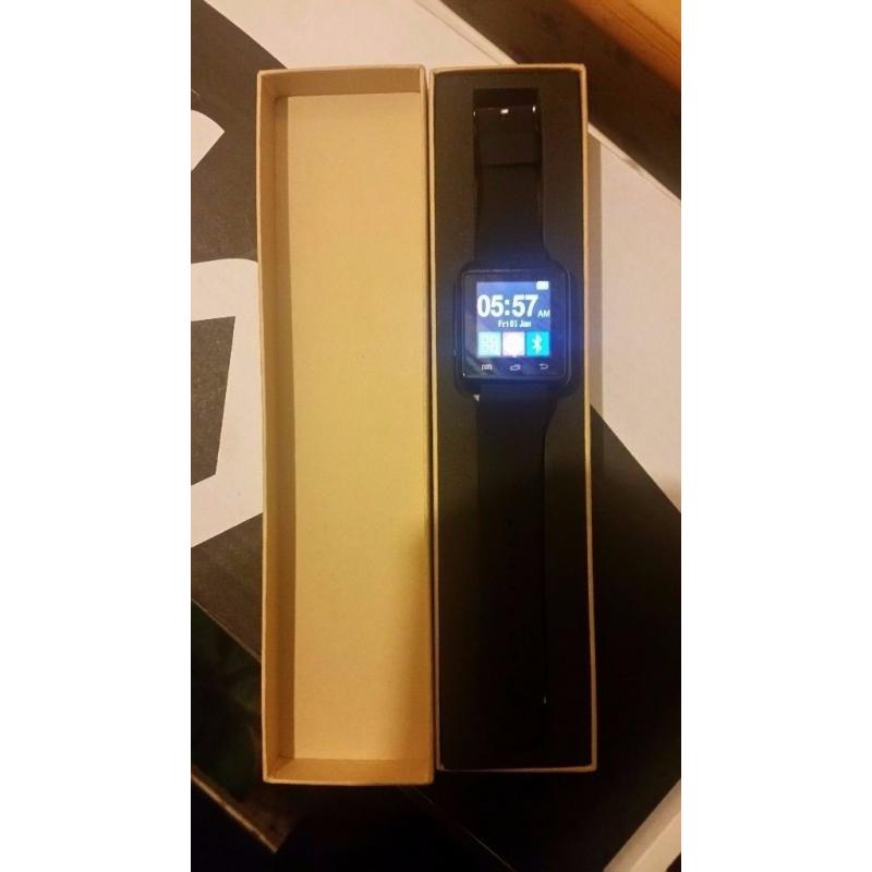 BLUETOOTH SMART WATCH / NEW IN THE BOX / FOR SALE OR SWAPS