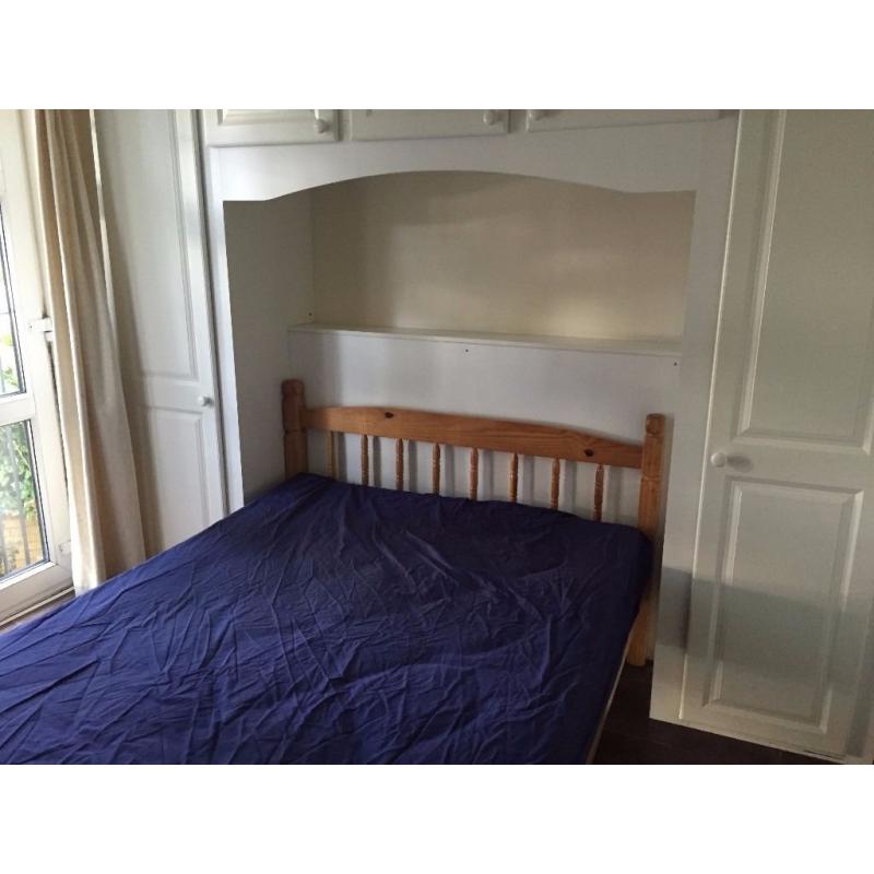 Large En-suite Double Room In Two Bed Flat With Parking