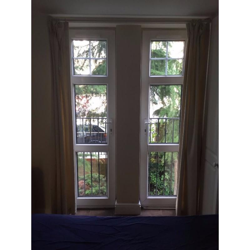 Large En-suite Double Room In Two Bed Flat With Parking