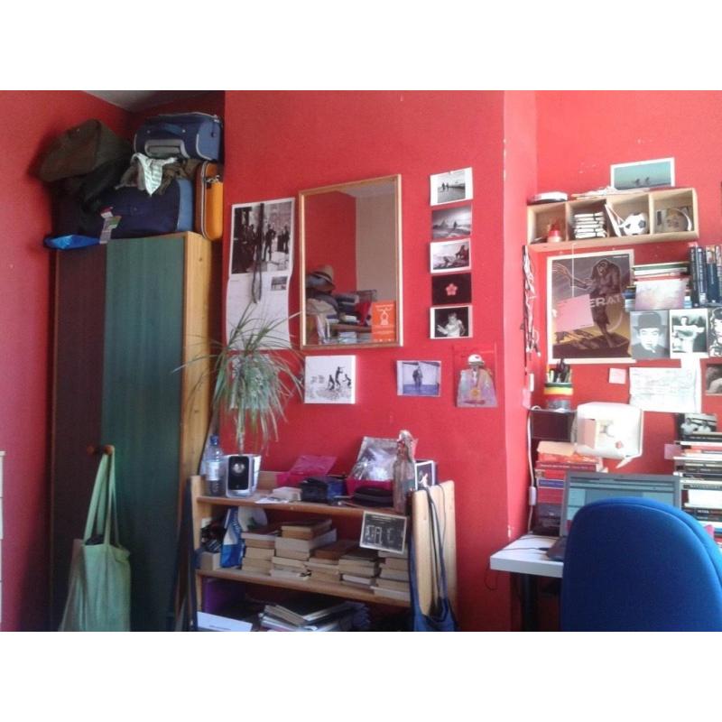 Spacious double room in Haringey/Manor House zone 2 Available October