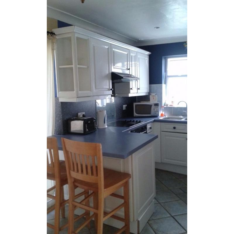 LARGE DOUBLE ROOM IN A PROFESSIONAL HOUSEHOLD IN MILL HILL WITH WIFI