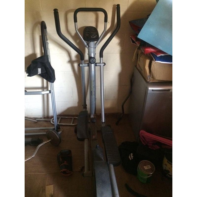 Cross trainer