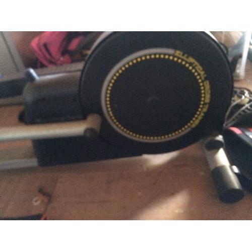 Cross trainer