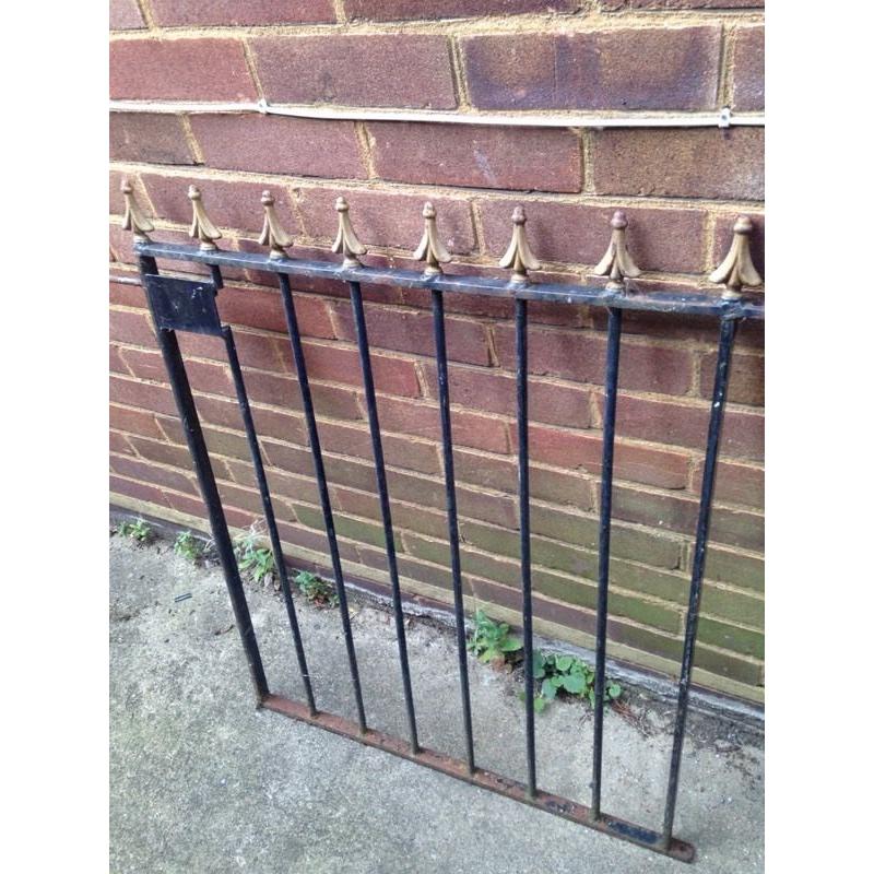Gate