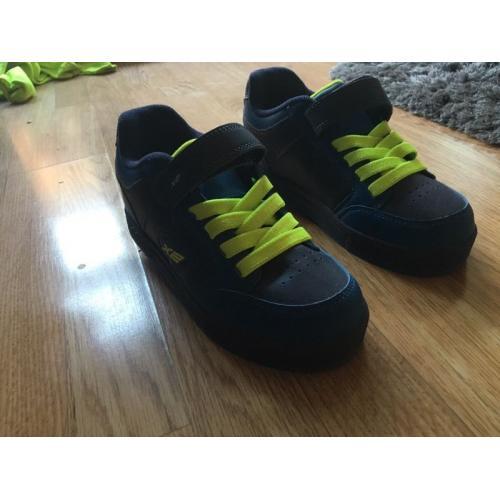 Heelys boys size 2