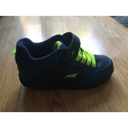 Heelys boys size 2