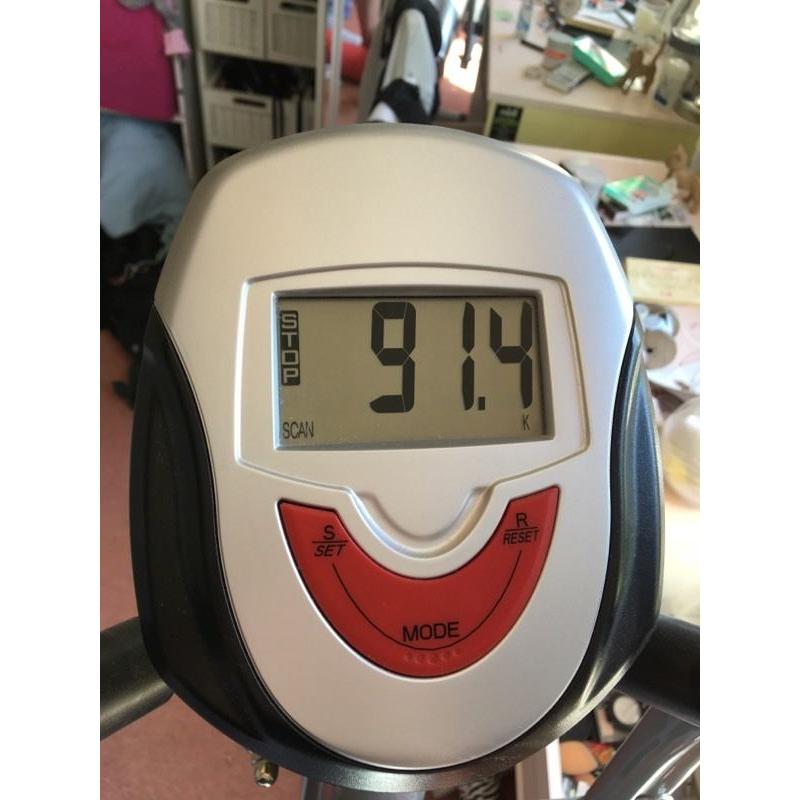Cross trainer exercise bike