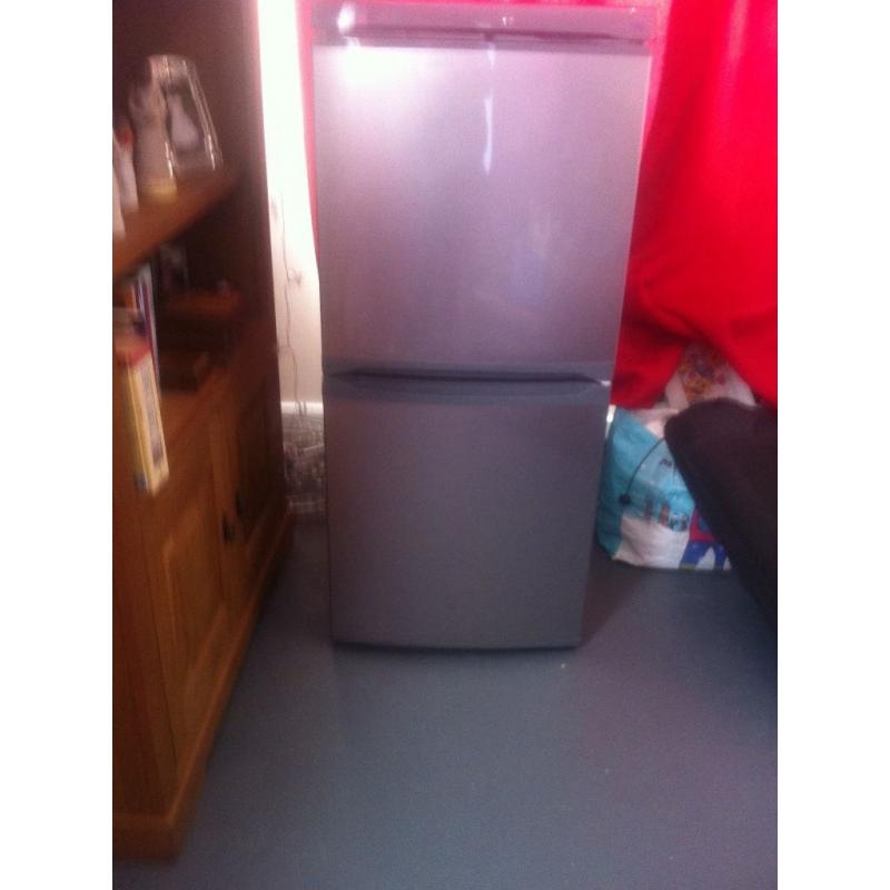 Lec silver fridge freezer
