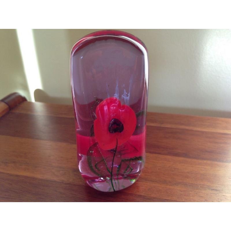 Unusual and very attractive Caithness paperweight - 'Poppies'