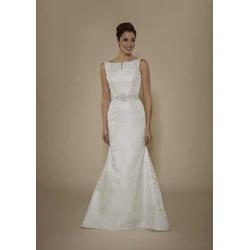 Beautiful wedding dress - size 10