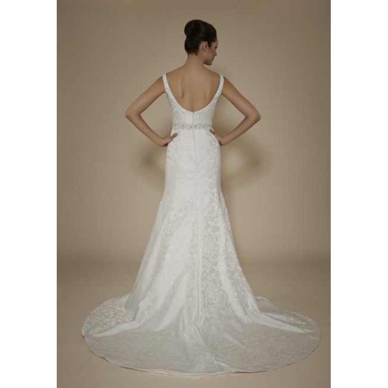 Beautiful wedding dress - size 10