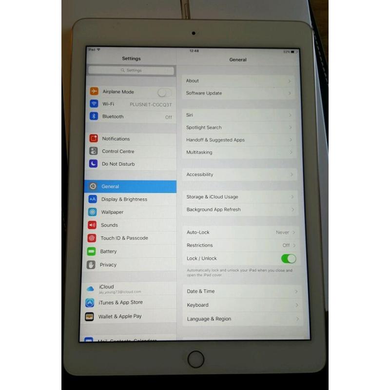 Like new , gold ipad air 2 64gb