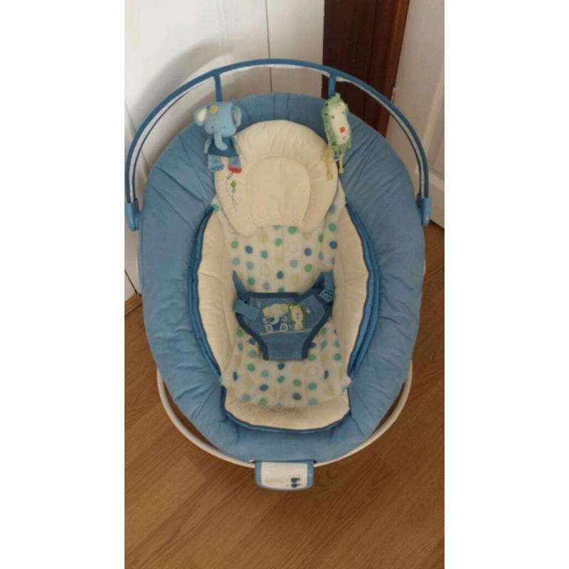 Baby bouncer seat (plays music and vibrates)