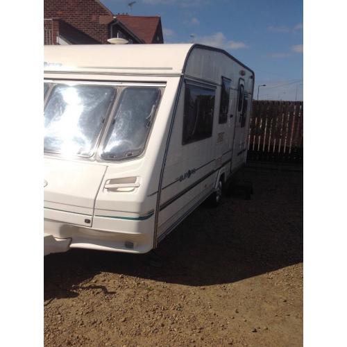 Sterling Europa 500L 1999 5 berth with 2 full awing wheel clamp