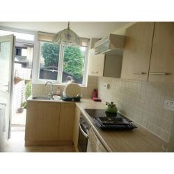 small(box room) room in a clean and friendly house muller rd eastville