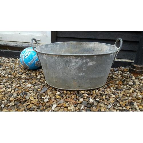 Tin bath great garden feature.