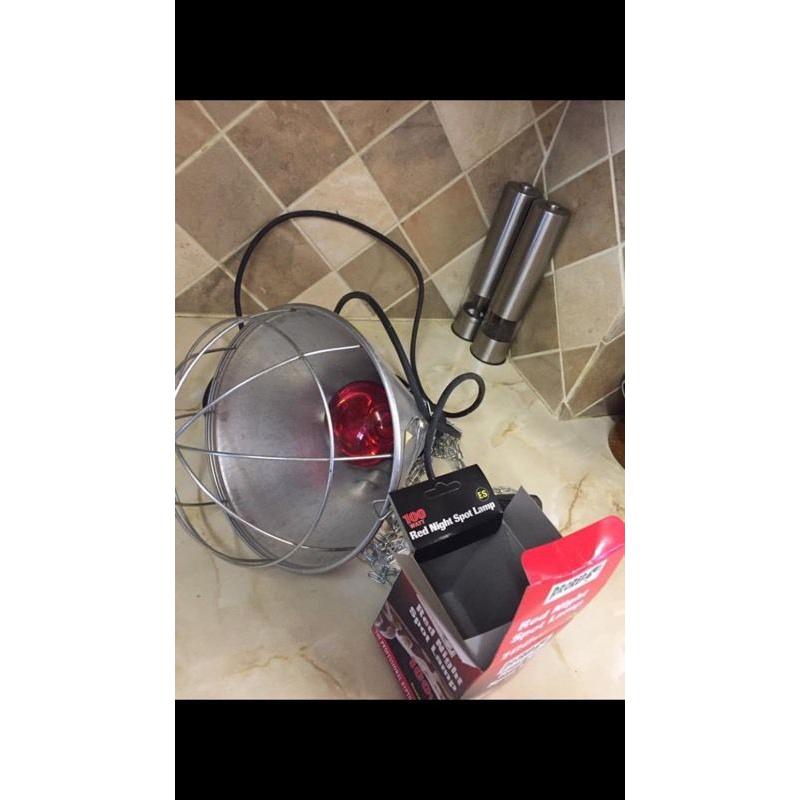 As new also have heat lamp and spare bulbs
