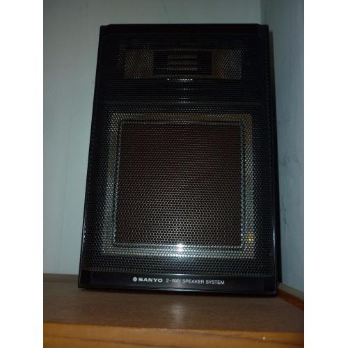 Sanyo turntable, double tape deck, 2 speakers