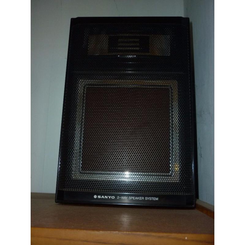 Sanyo turntable, double tape deck, 2 speakers