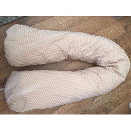 DreamGenii Breastfeeding Pillow