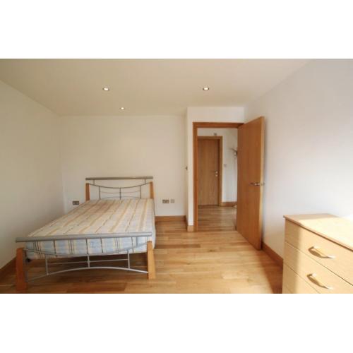 N. Amazing Double room in Farringdon area GIANT ROOM *all bills incl*