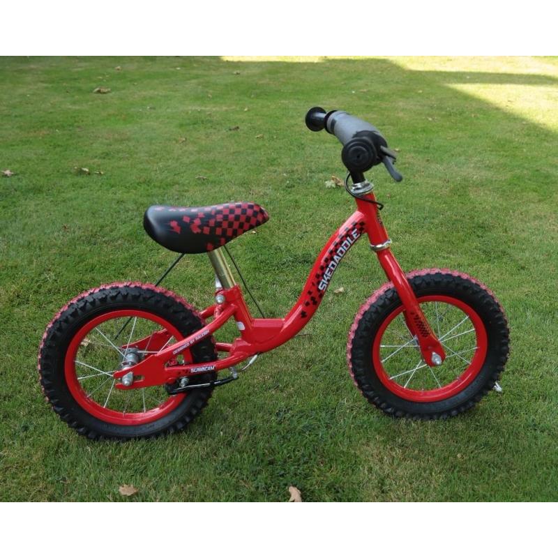 BALANCE BIKE Absolutely great for a child to learn to ride. Forget stabilizers!