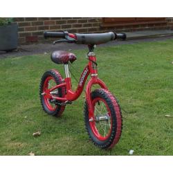 BALANCE BIKE Absolutely great for a child to learn to ride. Forget stabilizers!