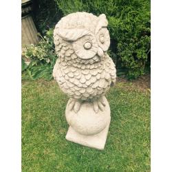 Stone garden ornament owl great detail