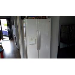 fridge freezer ( lg american) water and ice dispenser £180