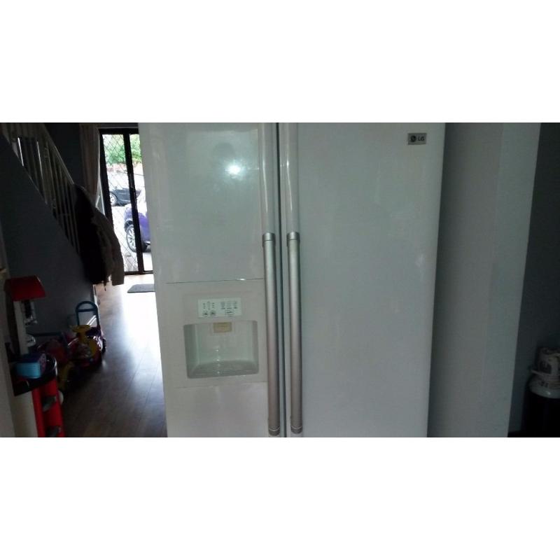 fridge freezer ( lg american) water and ice dispenser £180