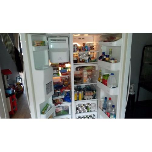 fridge freezer ( lg american) water and ice dispenser £180